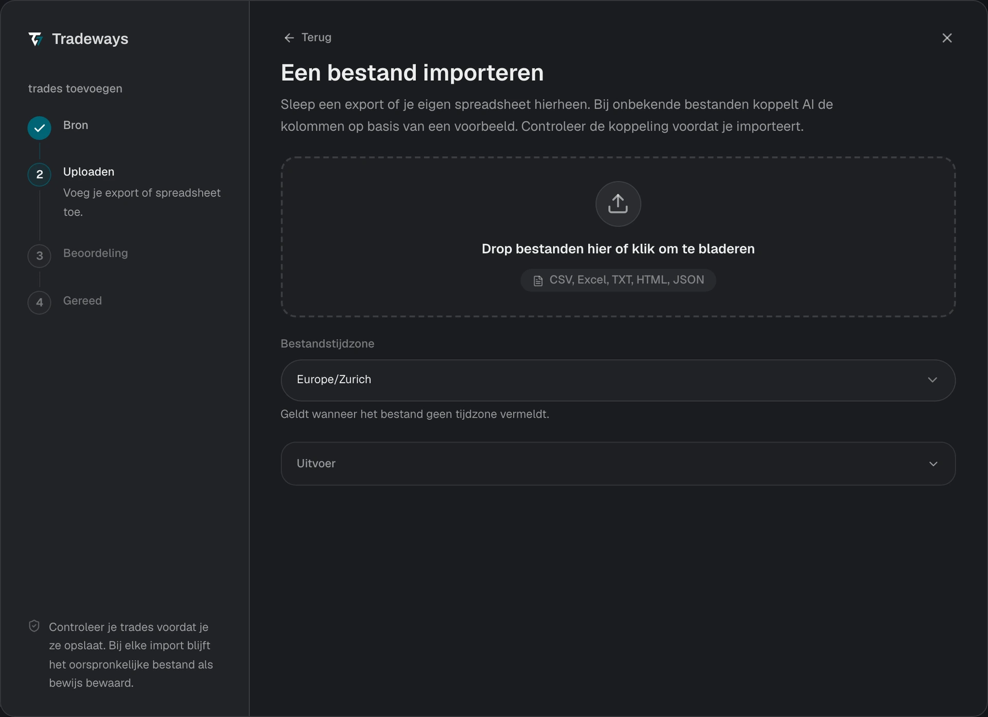 Uploadstap met het uploadgebied, de bestandstijdzone en de exportinstructies