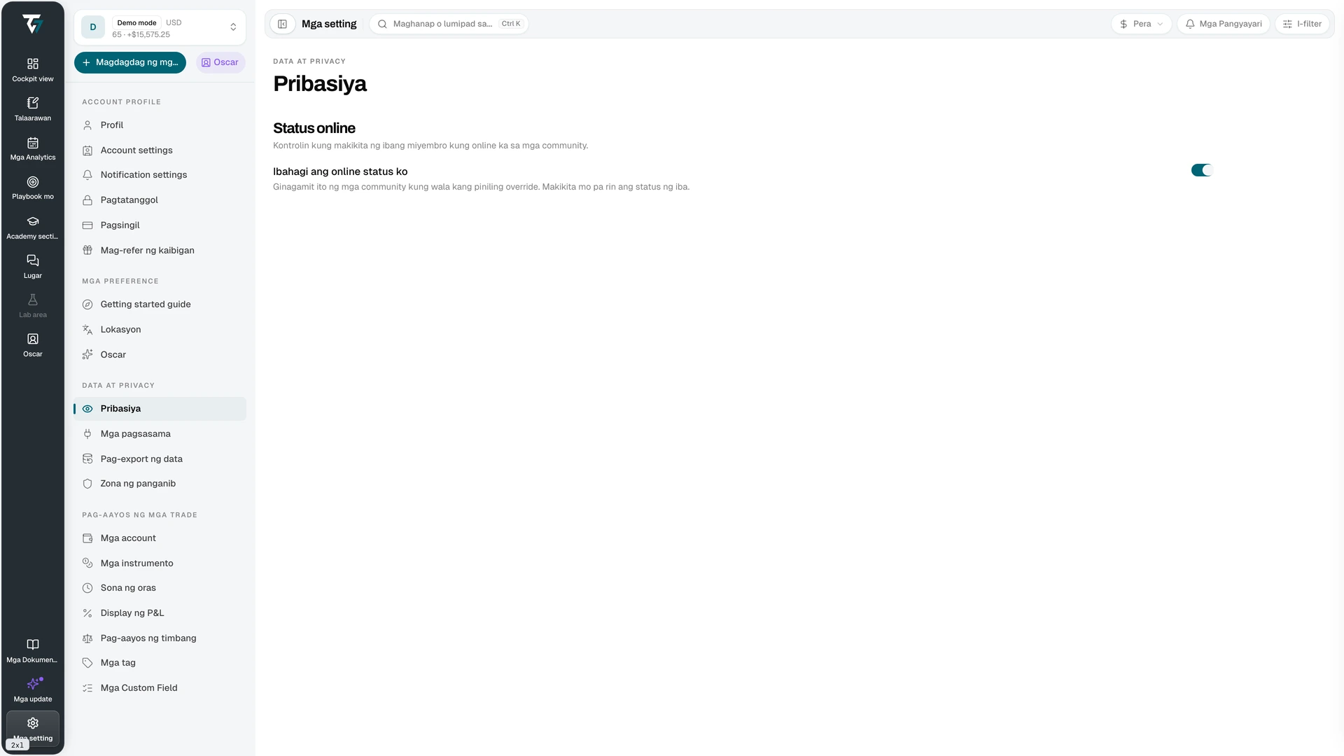 Privacy settings with the share online status toggle